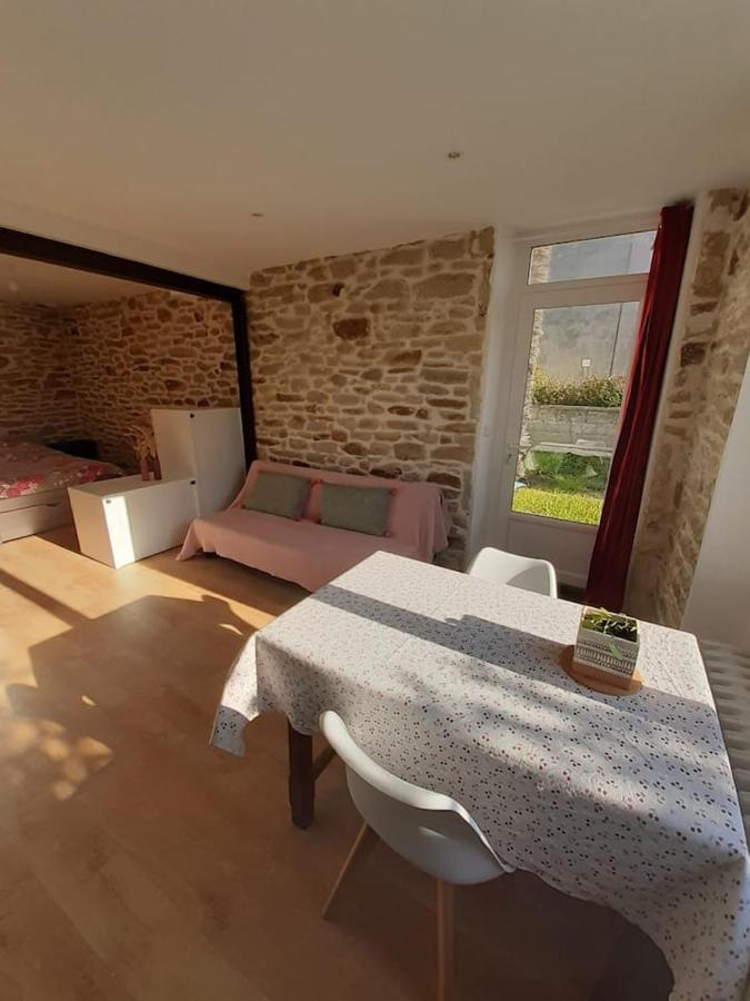 Superbe Studio, Avec Cuisine Et Espace Exterieur Плугерно Екстериор снимка